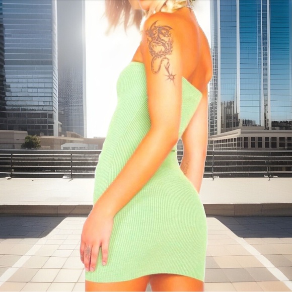 BCBGMaxAzria Dresses & Skirts - NWT BCBGMaxAzria Sahara Strapless Ribbed Sweater Jersey Dress